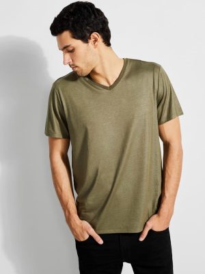 GUESS Czarna Torebka - GUESS Mason V-Neck Tee armádní oliva muži 2BRD4083 oblečení